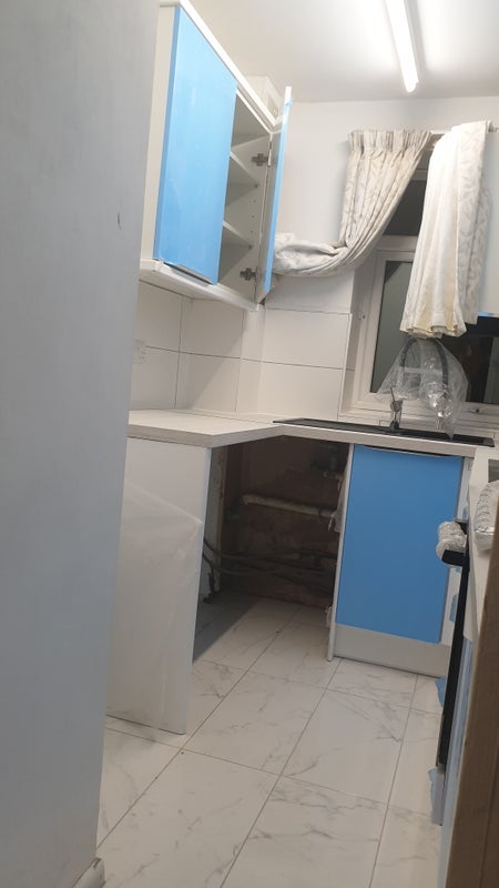 Flat Osborne Gardens in Greater London