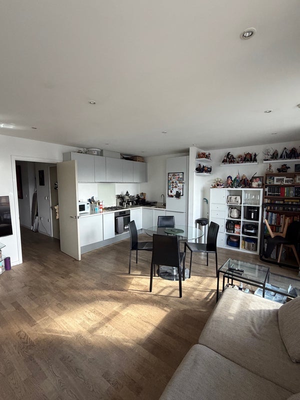 Room Holloway Road in Greater London