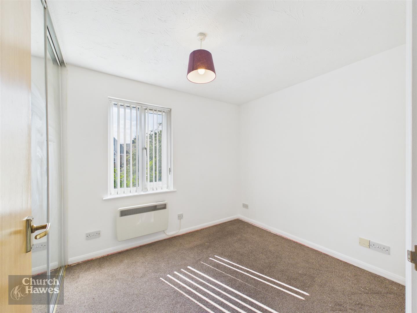 Flat Courtland Place in Maldon