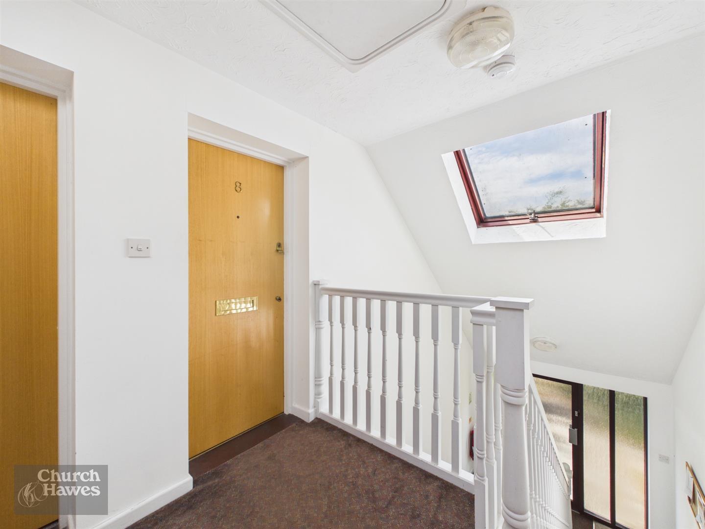 Flat Courtland Place in Maldon