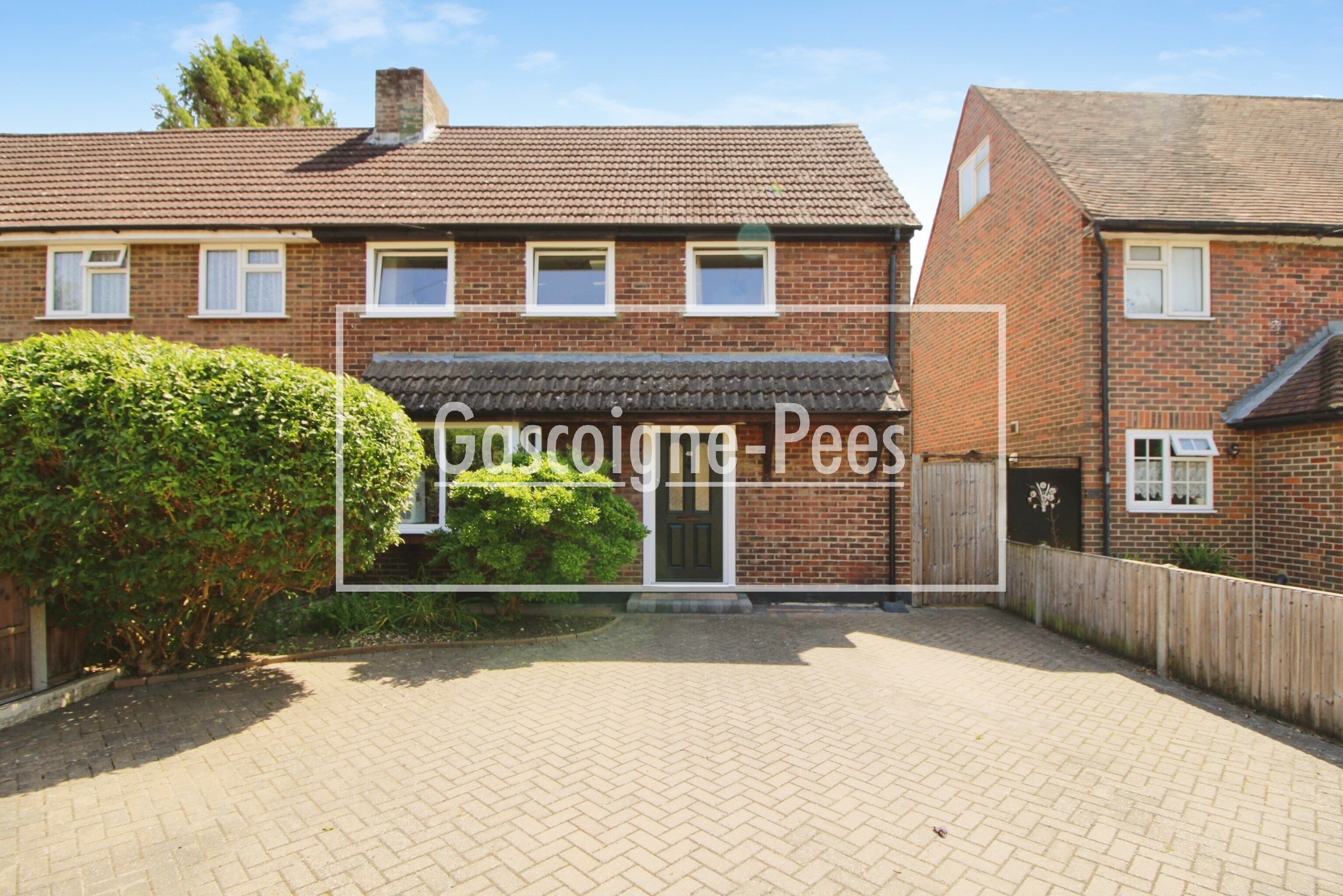 House Mole Place in Elmbridge