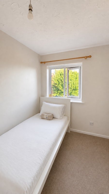 Flat Cumberland Place in Greater London