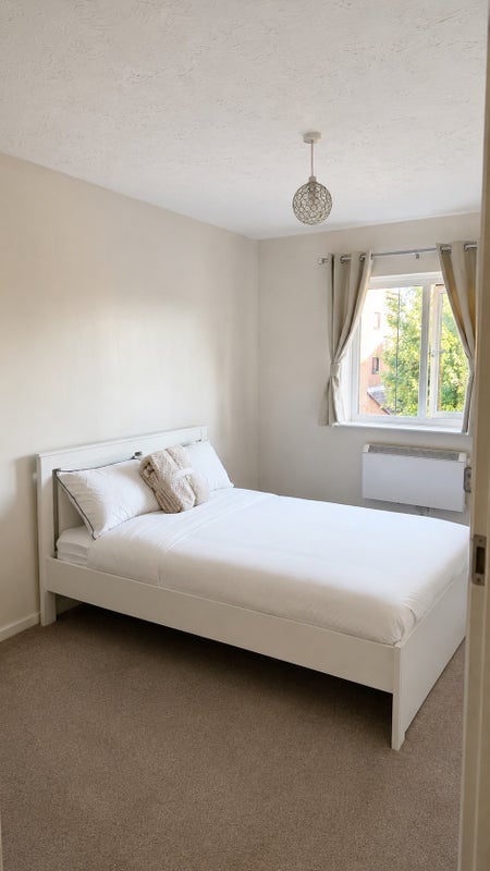 Flat Cumberland Place in Greater London