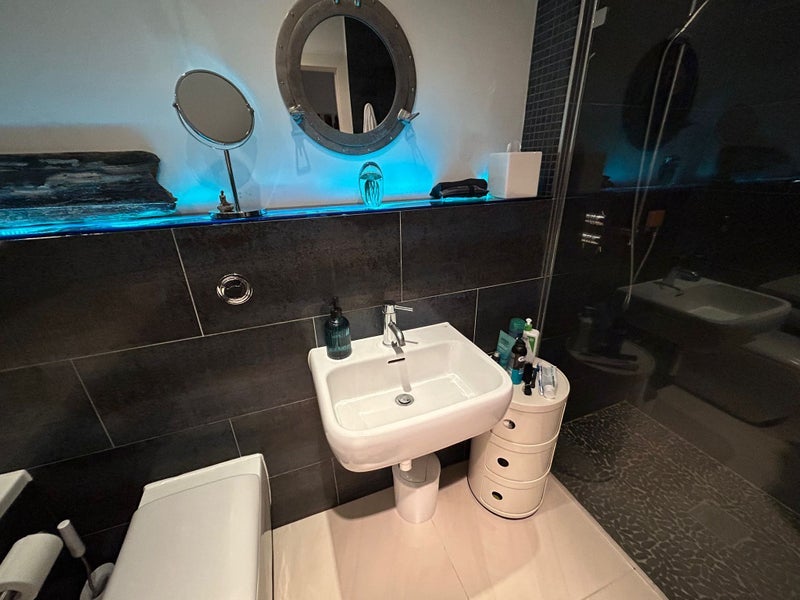 Room Robins Grove in Greater London