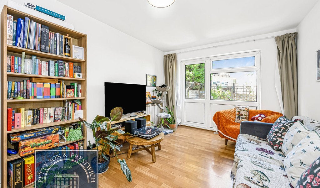 Flat Wellington Passage in Greater London
