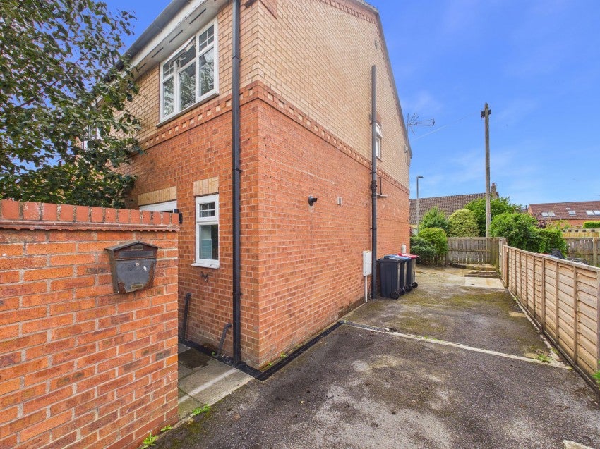 House Herongate in Pickering