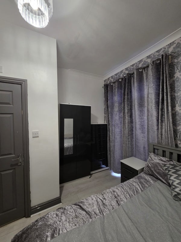 Room Douglas Road in Birmingham