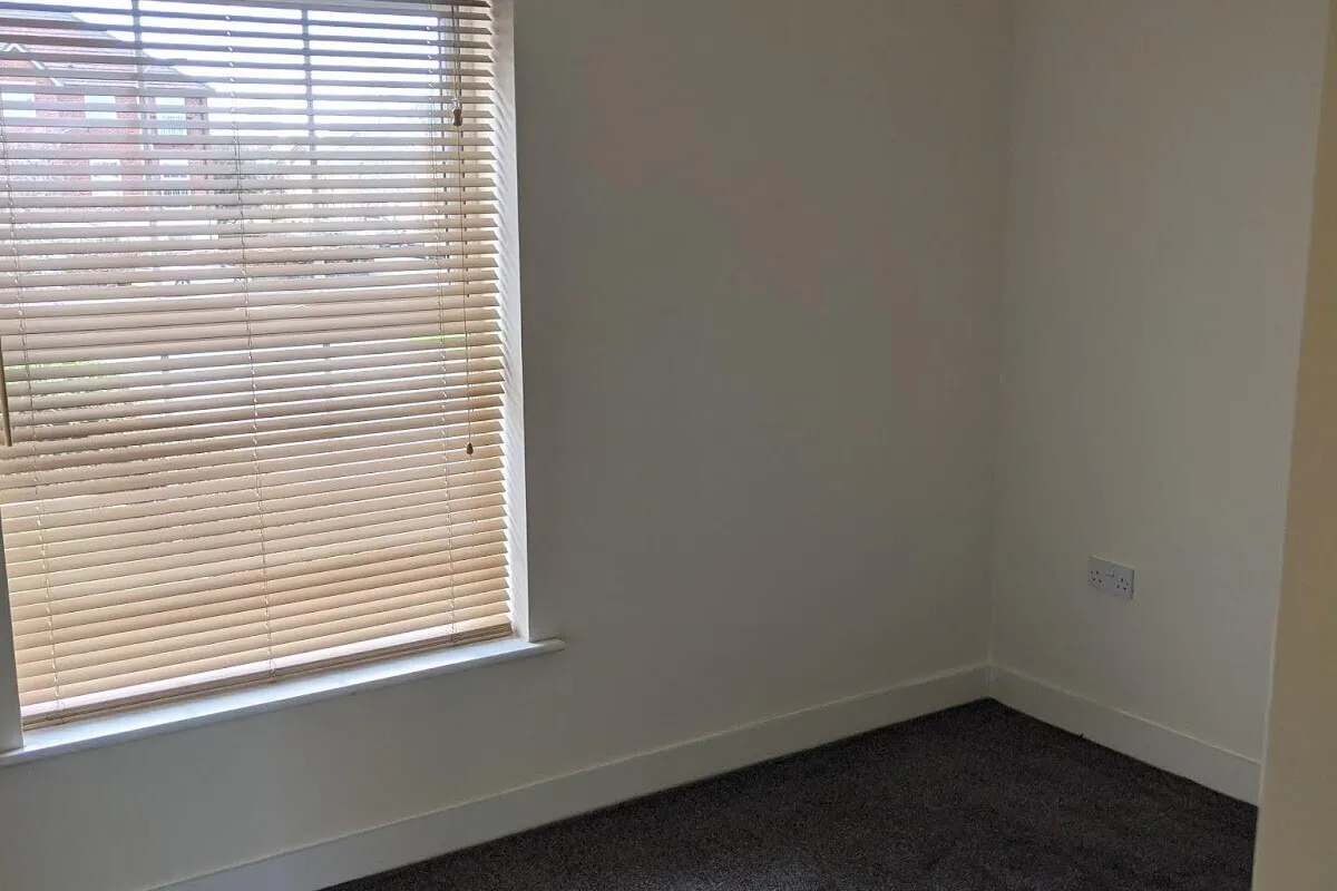 Flat Naylor Road in Ellesmere Port