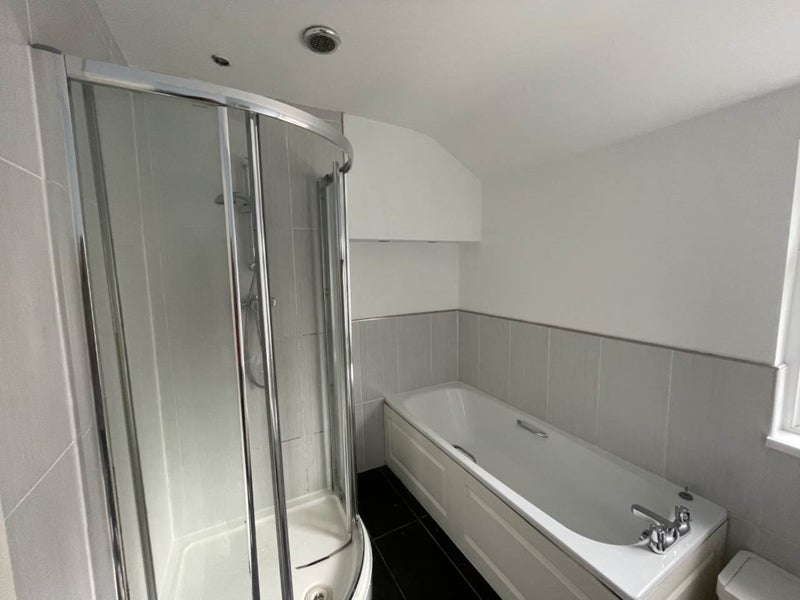 Room Llantrisant Street in Cardiff