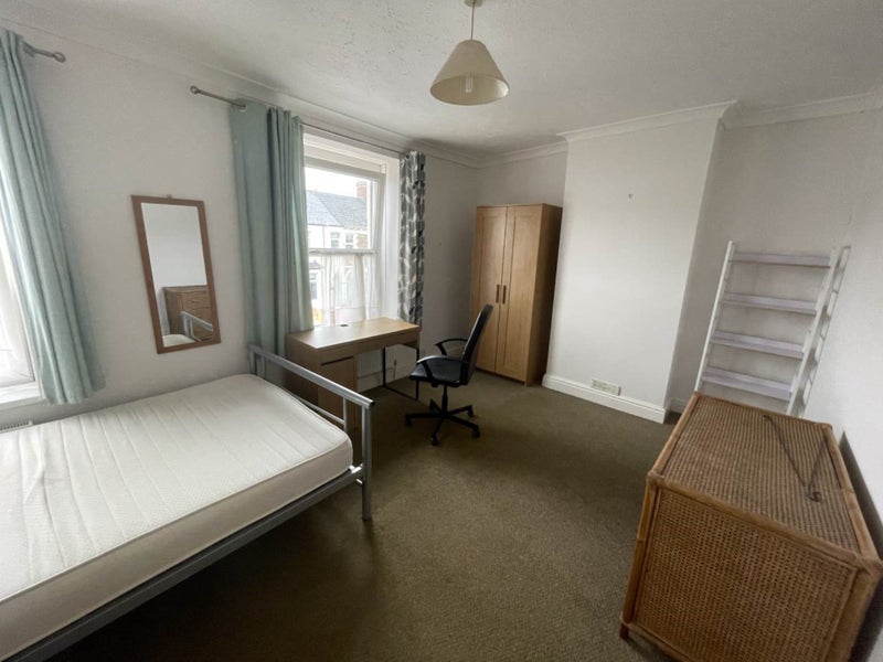 Room Llantrisant Street in Cardiff