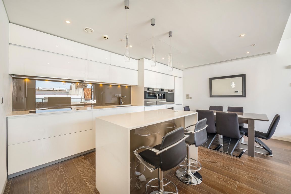 Flat Aldwych in City of Westminster