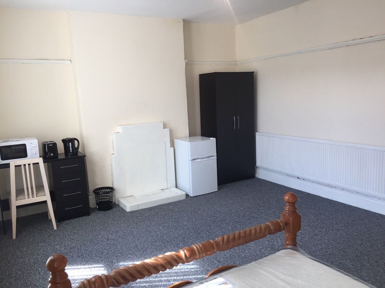 Room Summerfield Crescent in Birmingham