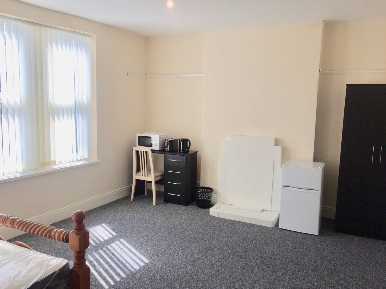 Room Summerfield Crescent in Birmingham