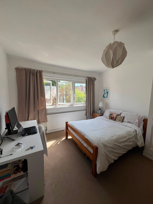 Room Wyatt Park Road in Greater London