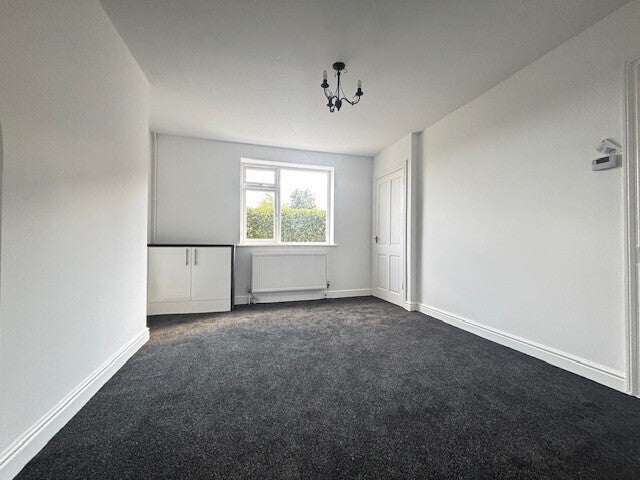 House Laburnum Avenue in Ashfield
