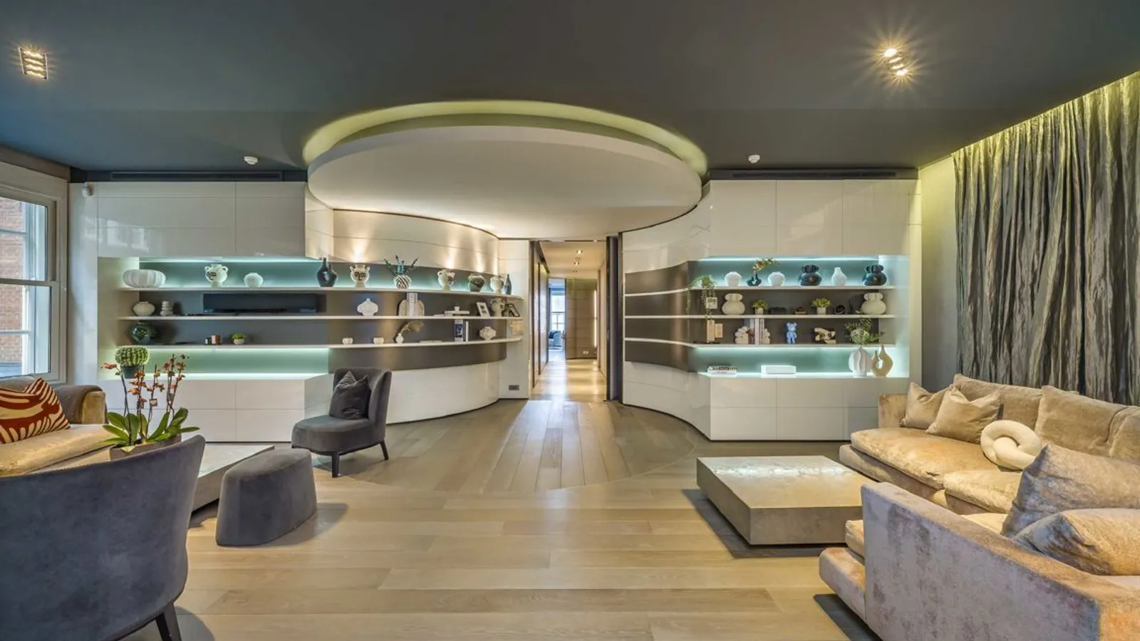 Flat North Row in City of Westminster