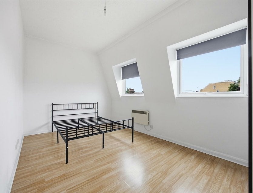 Flat Albert Road in Greater London
