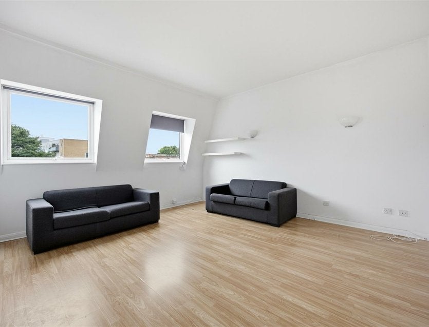 Flat Albert Road in Greater London