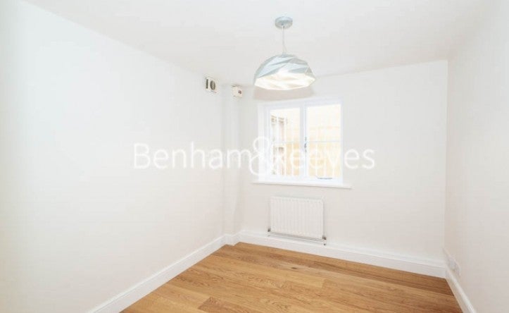 Flat Parkhill Road in Greater London