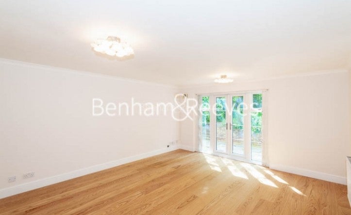 Flat Parkhill Road in Greater London