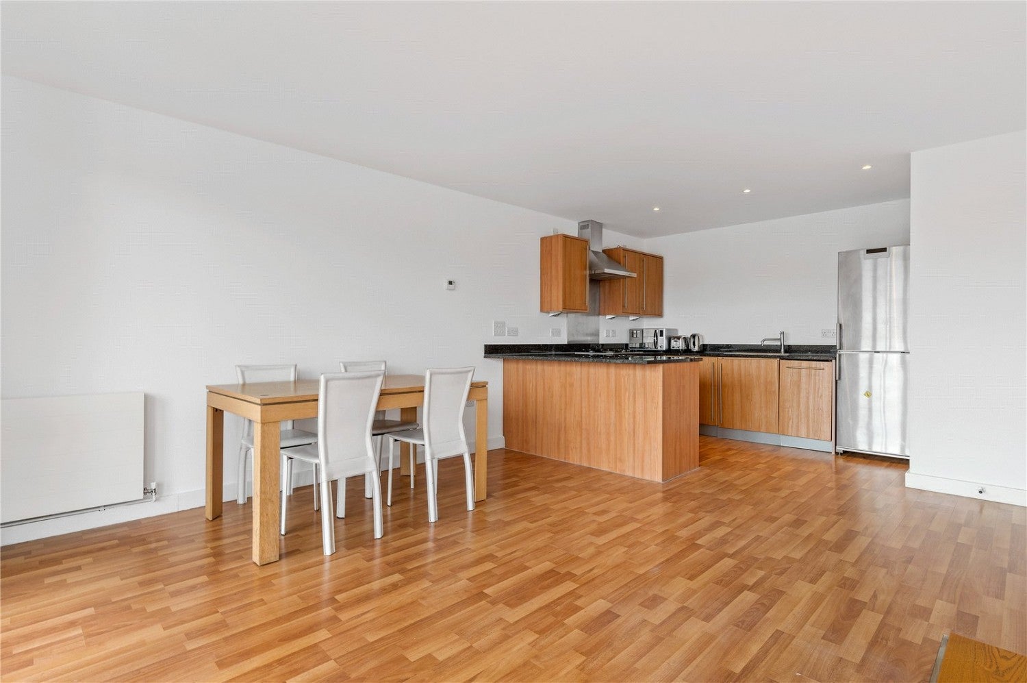Flat Eden Grove in Greater London