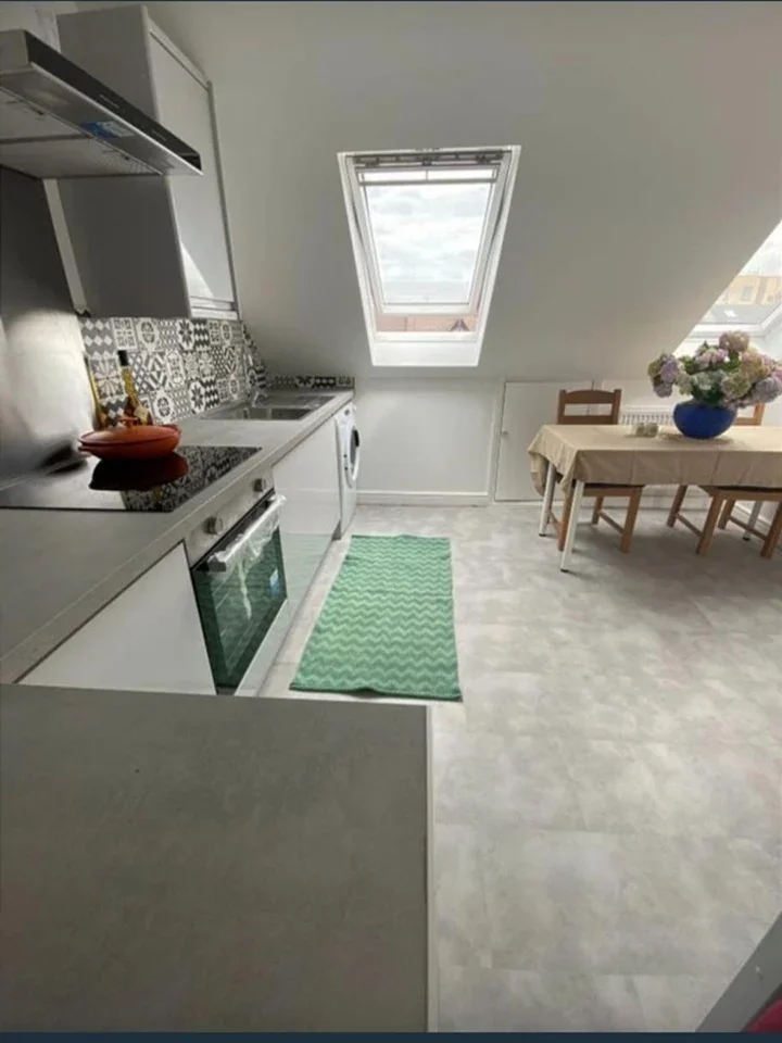 Room Whalebone Lane North in Greater London