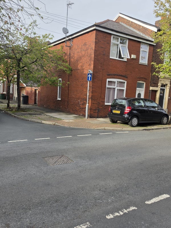 Room Trafford Street in Preston