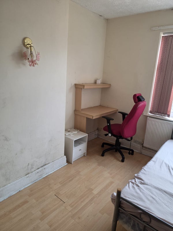 Room Trafford Street in Preston