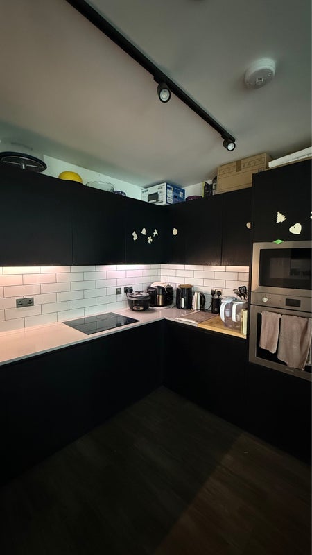 Room Portal Way in Greater London