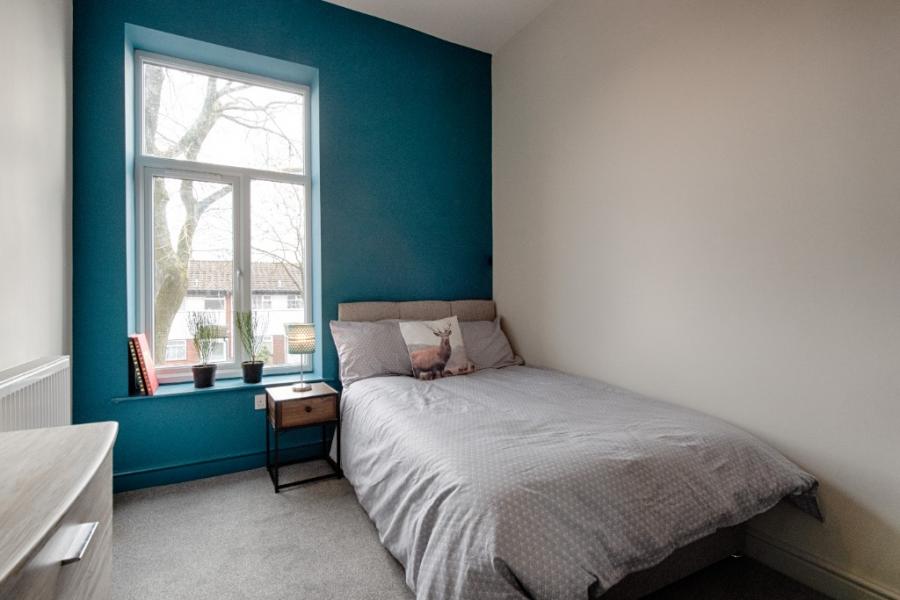 Flat Heywood Street in Bury