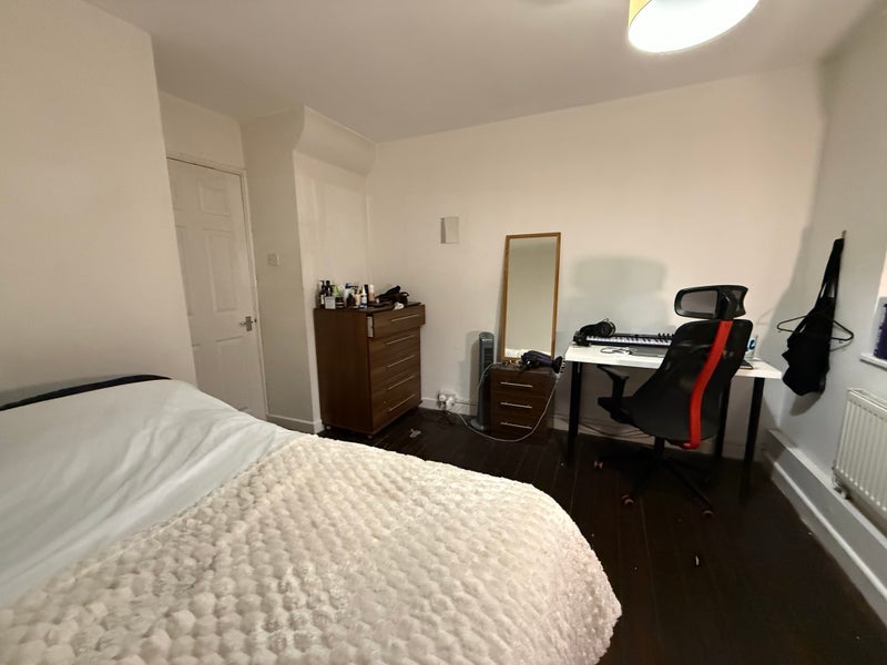 Room Stevens Street in Greater London