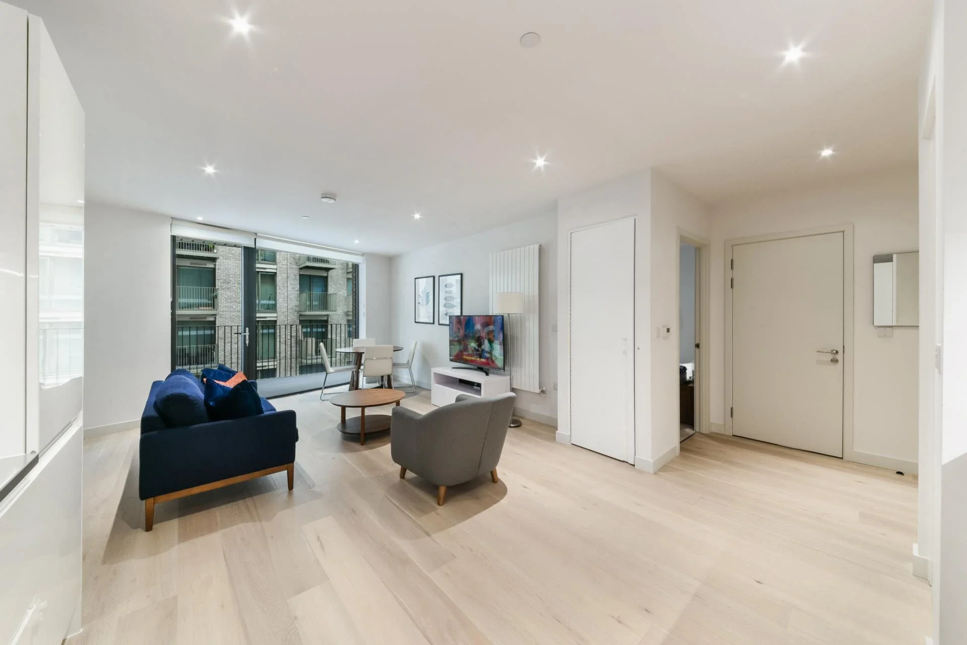 Flat Starboard Way in Greater London