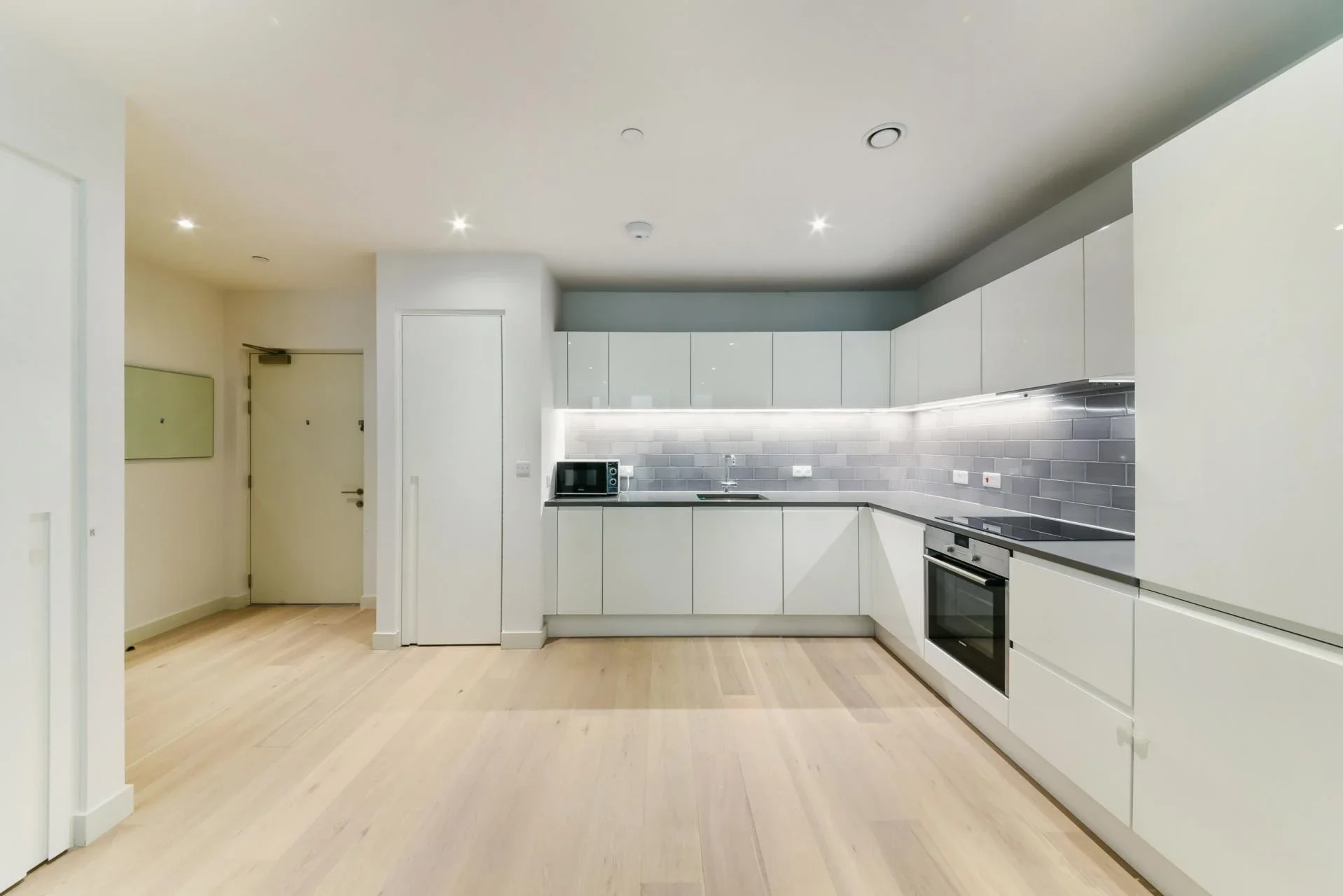 Flat Starboard Way in Greater London