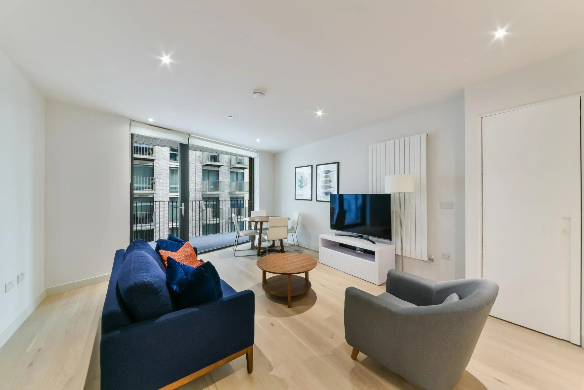 Flat Starboard Way in Greater London