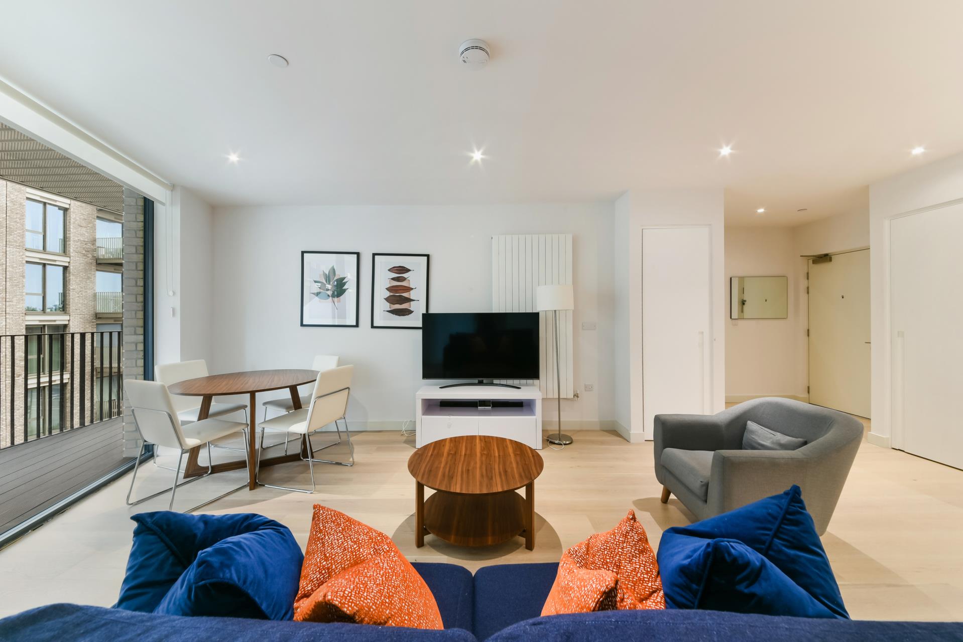 Flat Starboard Way in Greater London