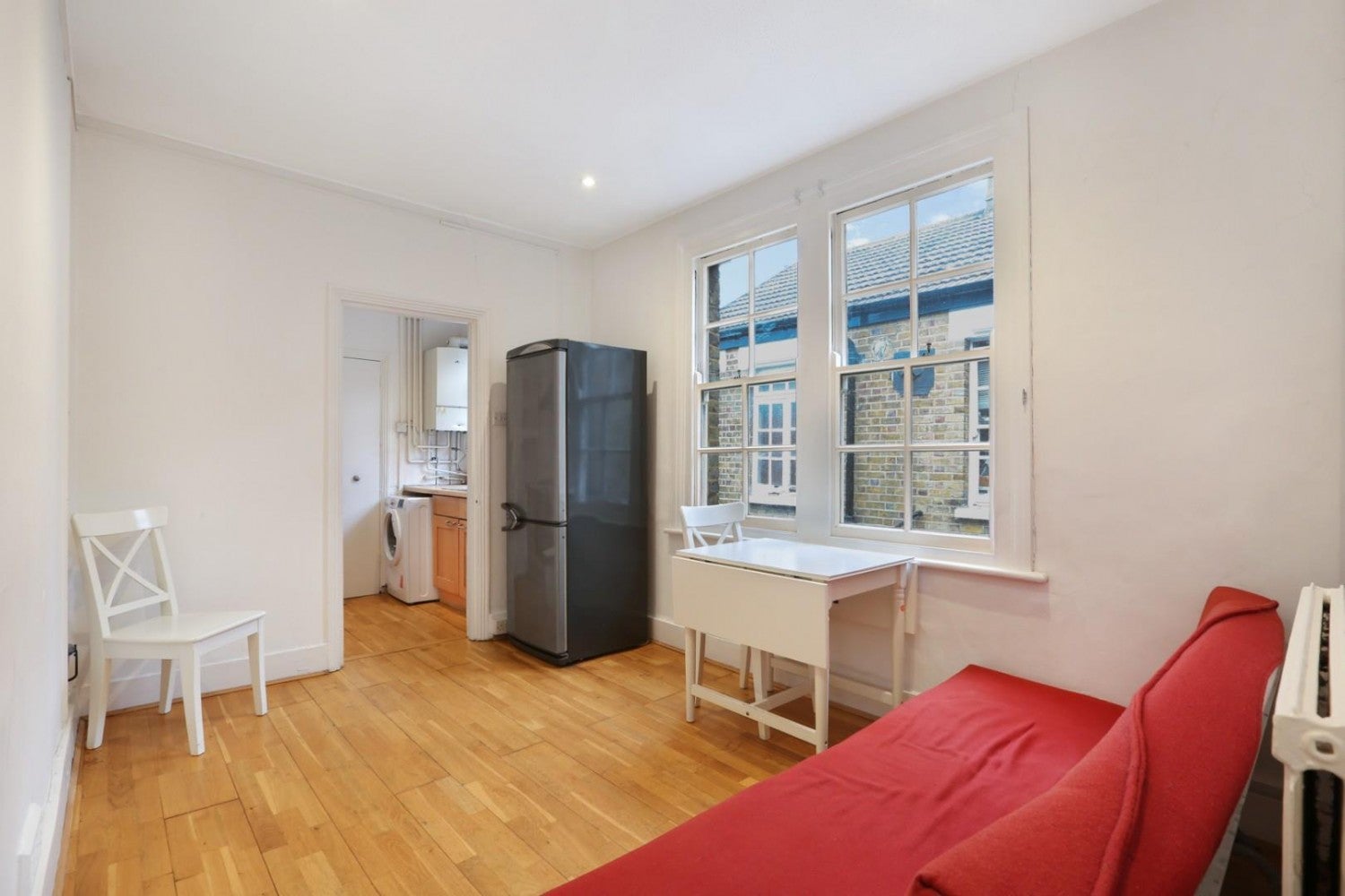 Flat Lomond Grove in Greater London