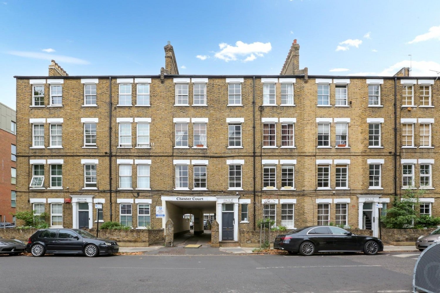 Flat Lomond Grove in Greater London