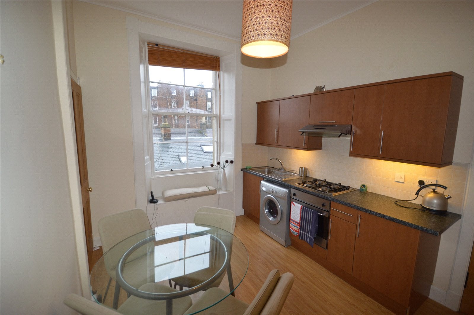 Flat Comely Bank Row in City of Edinburgh