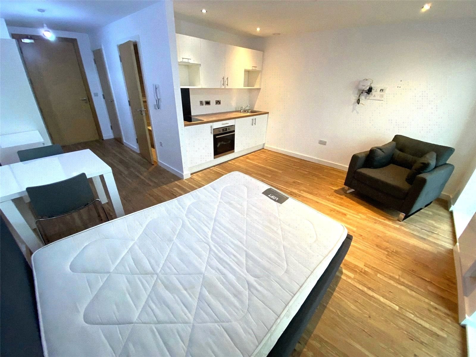 Flat Michigan Avenue in Salford