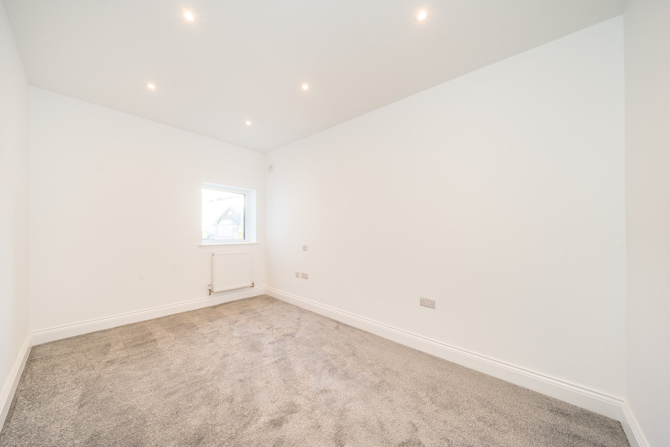 Flat Avoca Road in Greater London