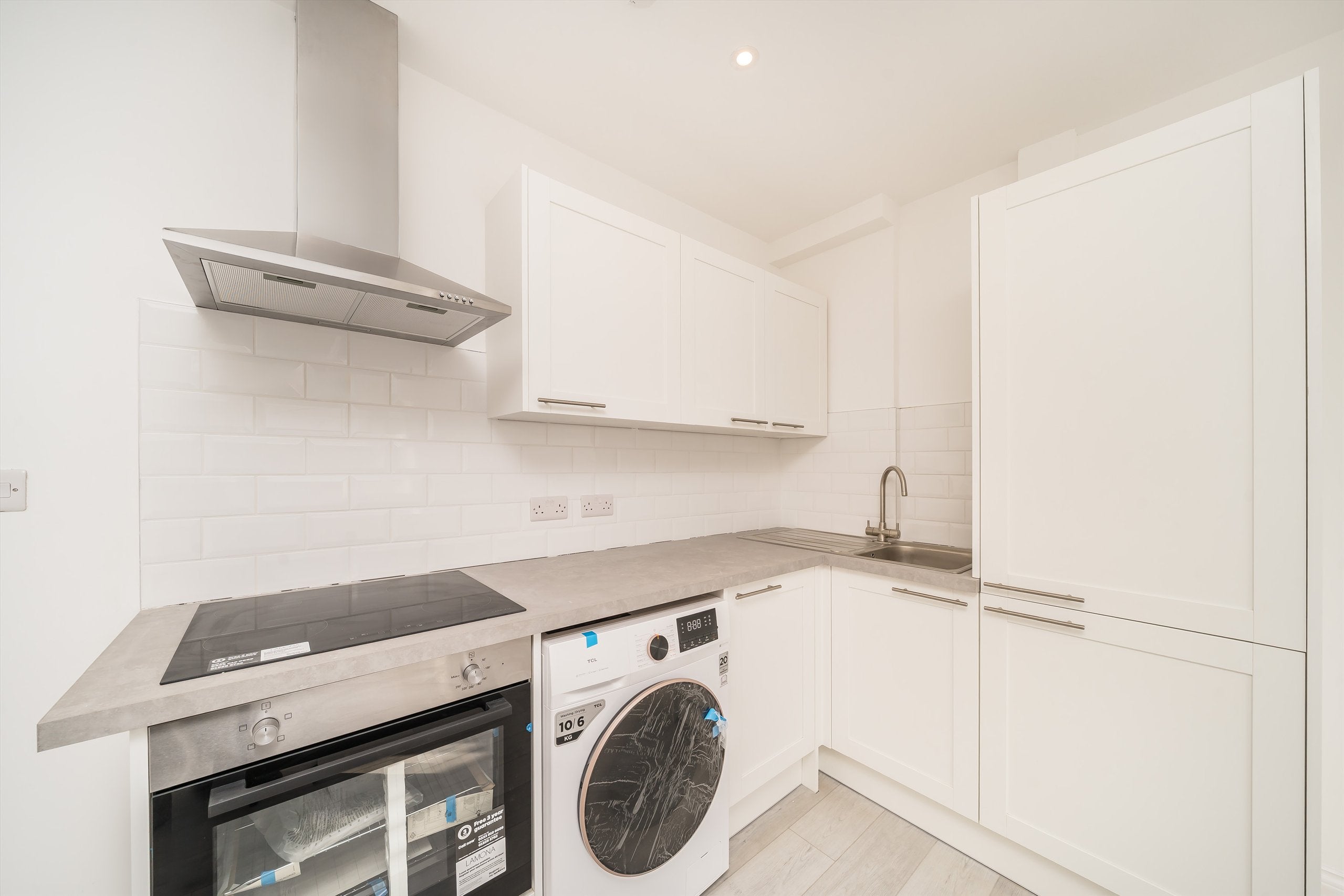 Flat Avoca Road in Greater London