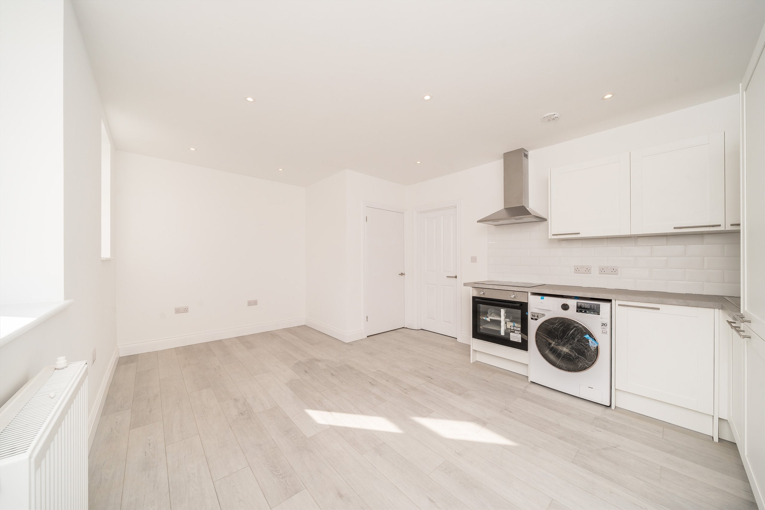 Flat Avoca Road in Greater London