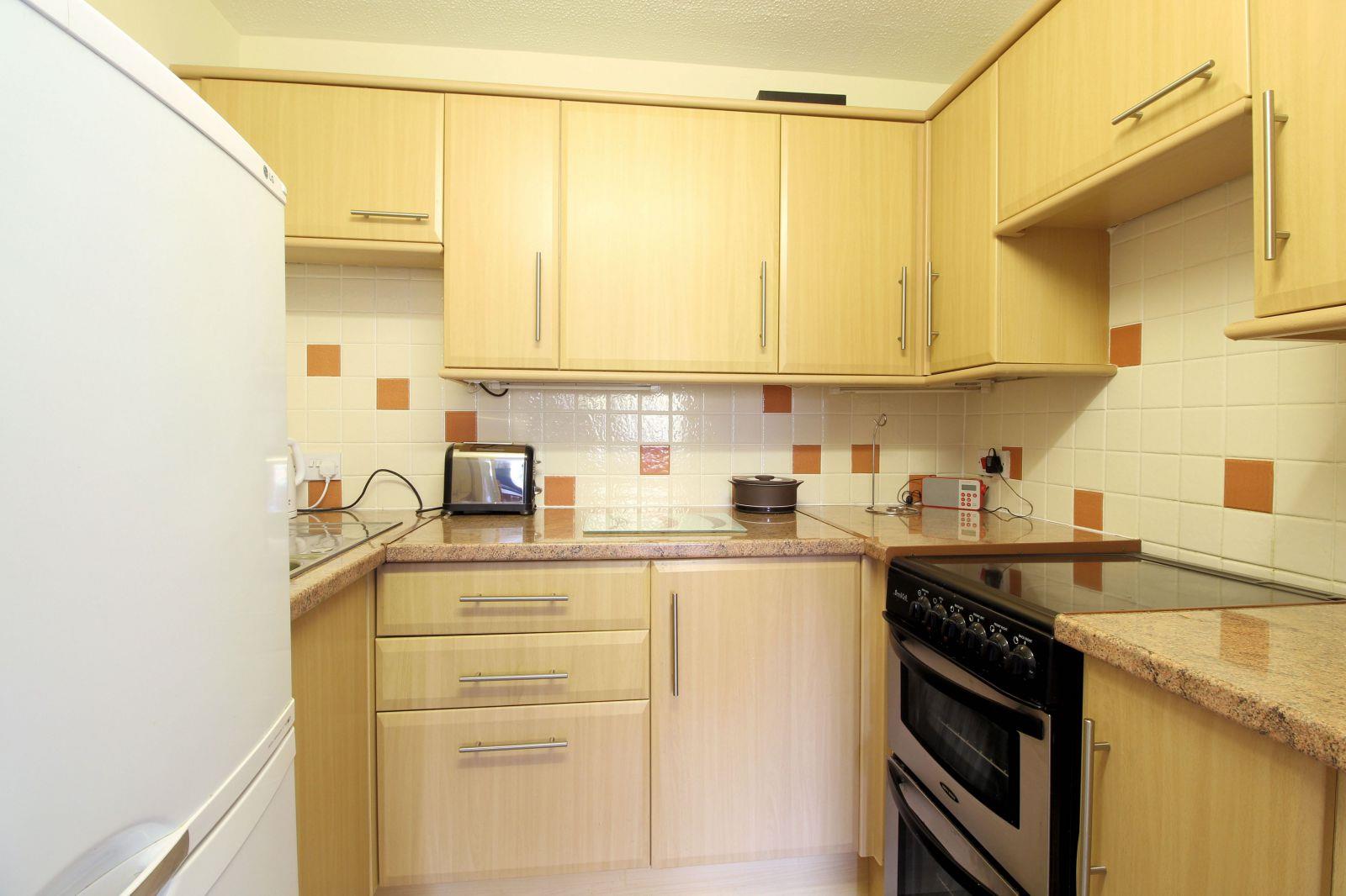 Flat Mount Hermon Road in Woking