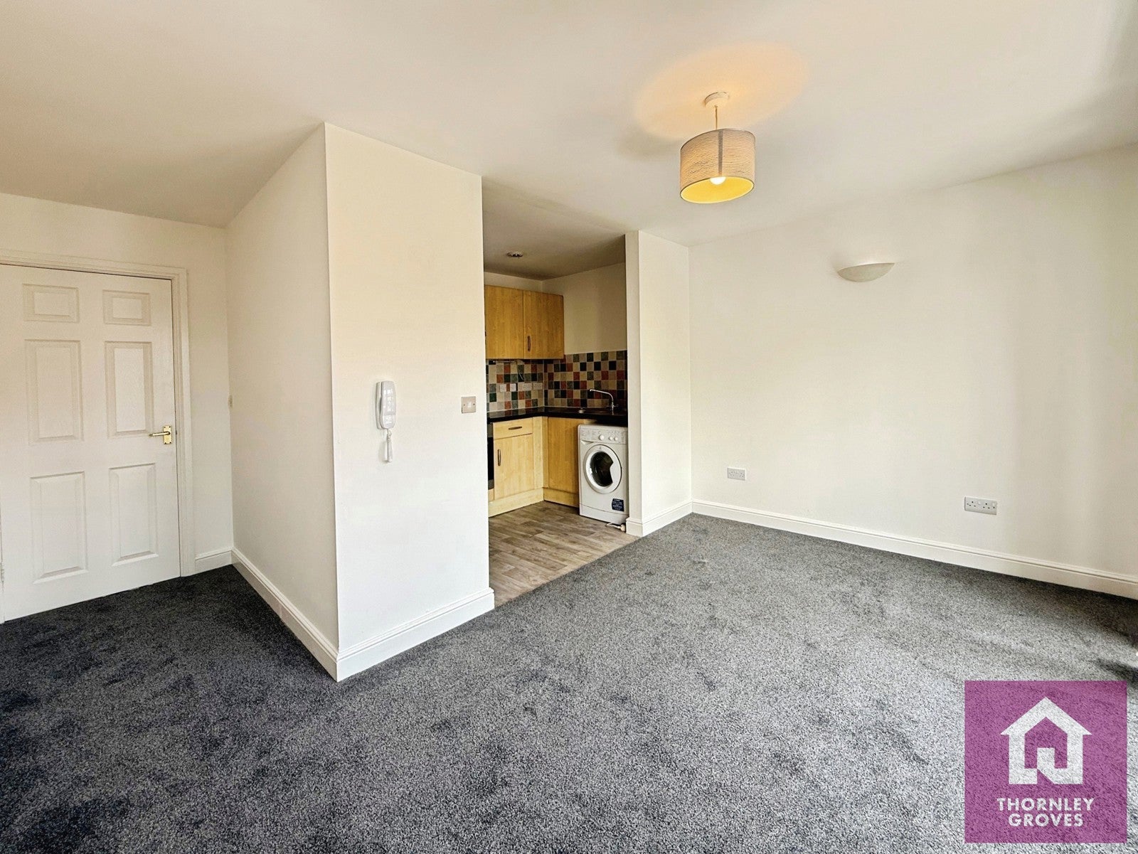 Flat Worsley Road in Salford
