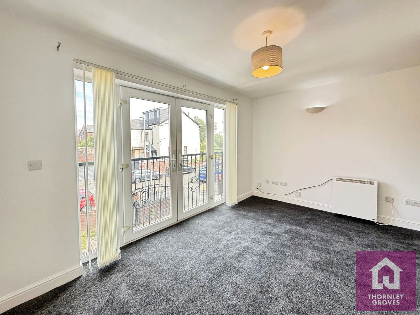 Flat Worsley Road in Salford