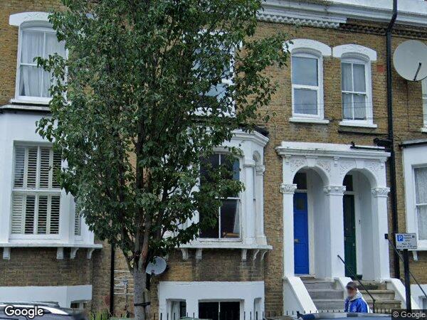 Flat Haselrigge Road in Greater London