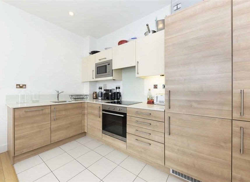 Flat Wandsworth Road in Greater London