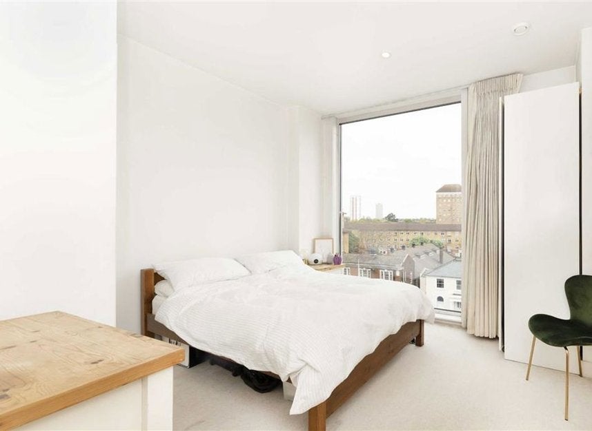 Flat Wandsworth Road in Greater London