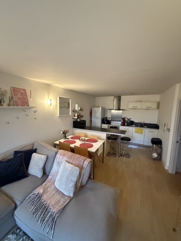 Room Dearmans Place in Salford