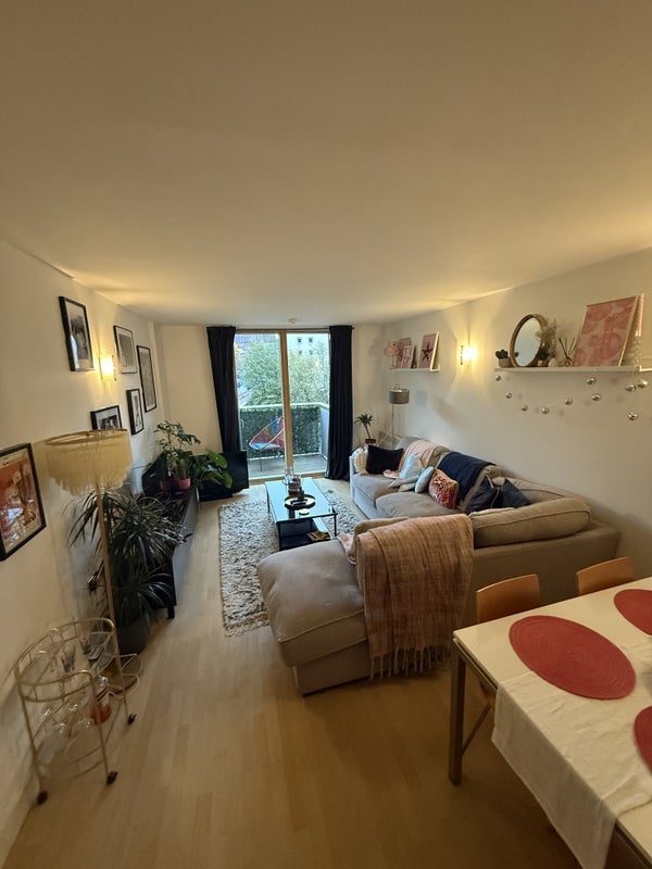 Room Dearmans Place in Salford